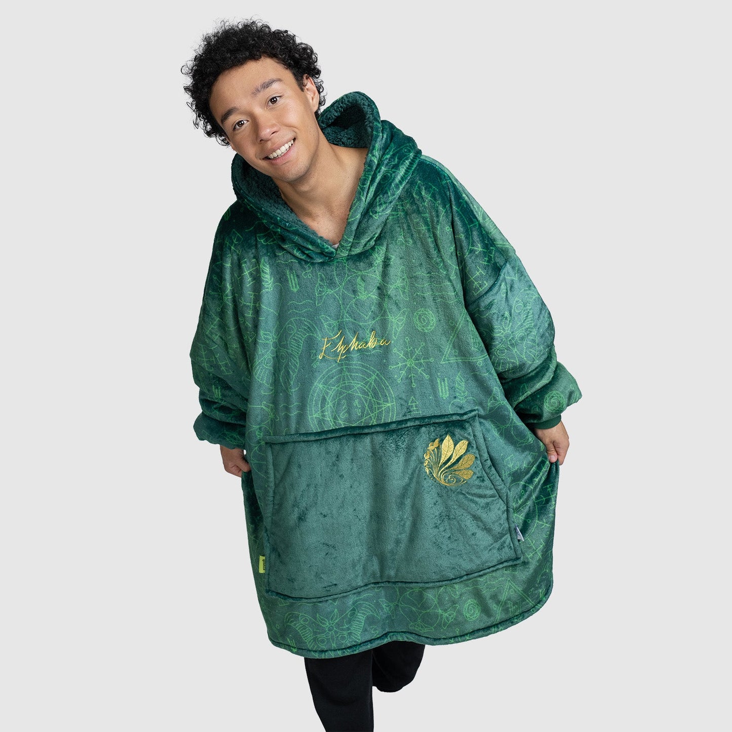 size: Callum is 181cm wearing a size OOD