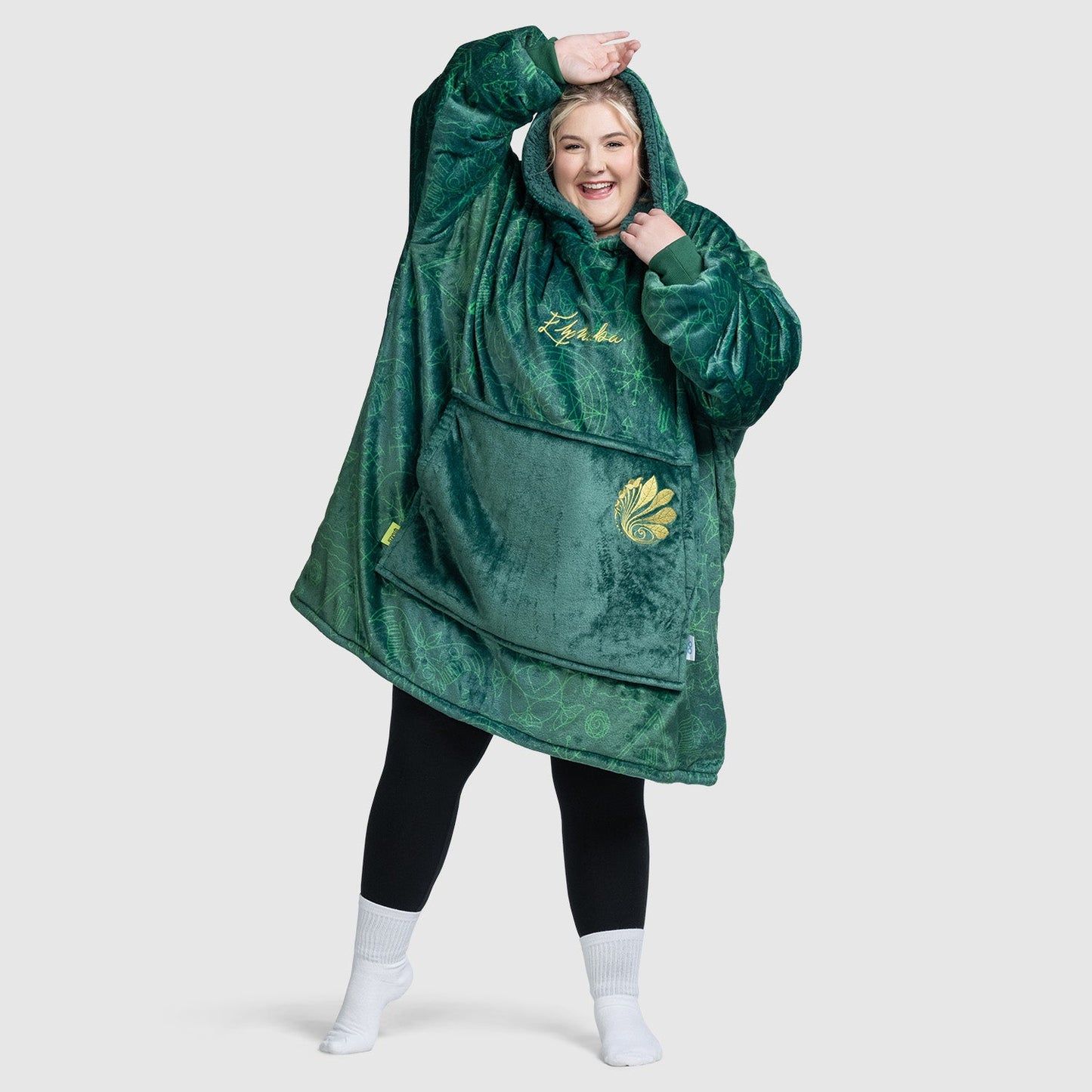 size: Montana is 165cm wearing a size OOD