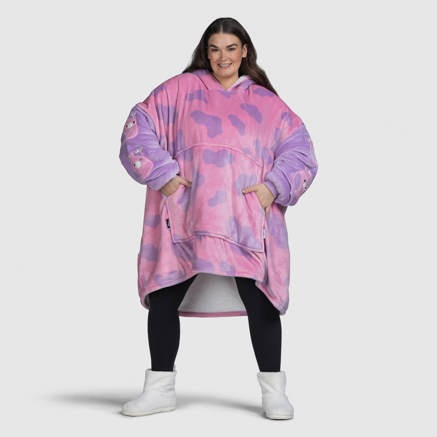 size: Claudia is 173cm wearing a size OOD