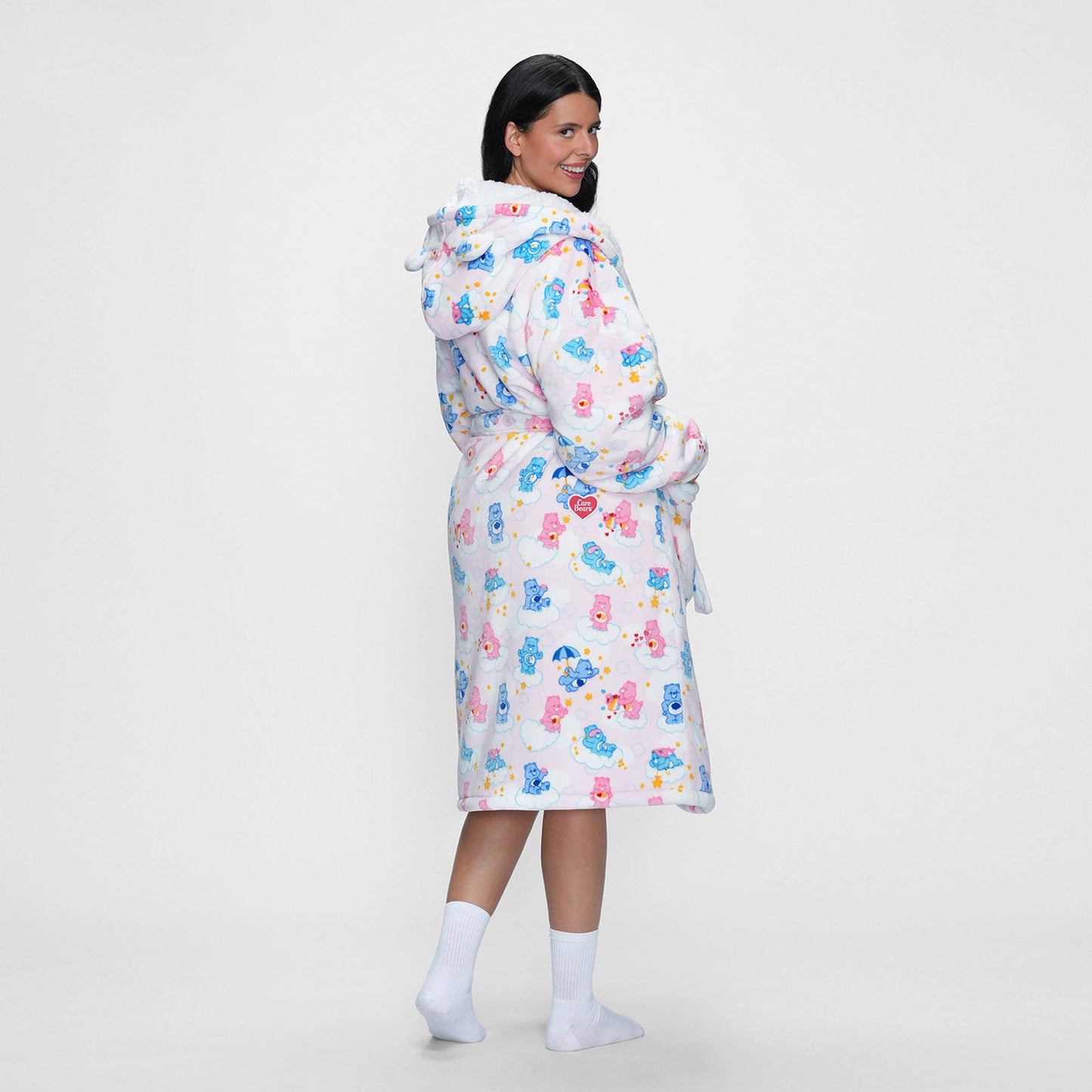 size: Serena is 180cm wearing a size L/XL