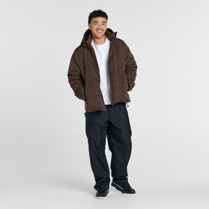 size: Tayleb is 182cm wearing a size L/XL