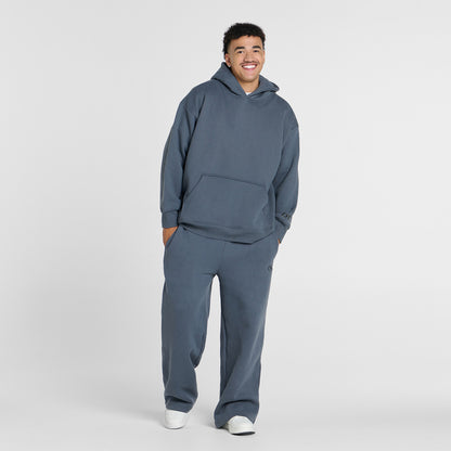 Tayleb is 182cm wearing a size L/XL