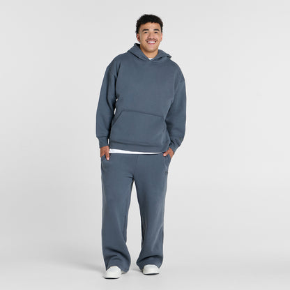 Tayleb is 182cm wearing a size L/XL