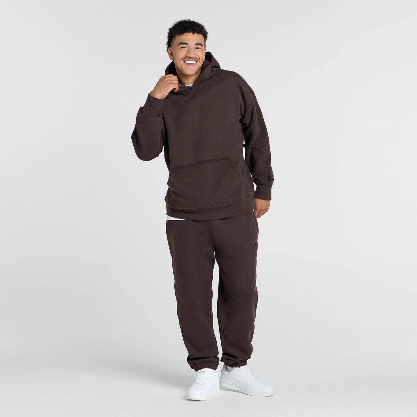 Tayleb is 182cm wearing a size L/XL