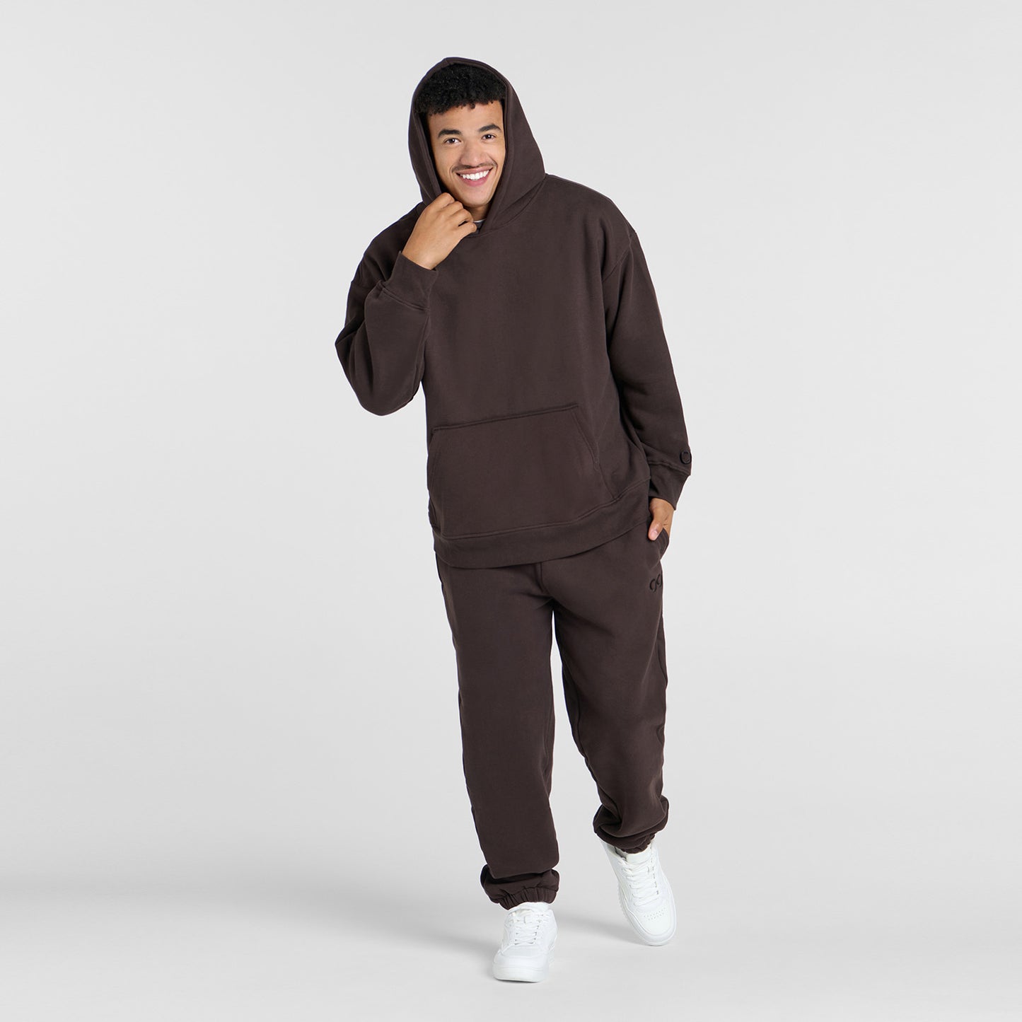 Tayleb is 182cm wearing a size L/XL