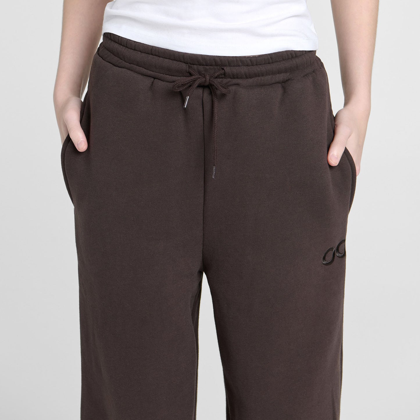 Sarah H is 168cm wearing a size XS/S