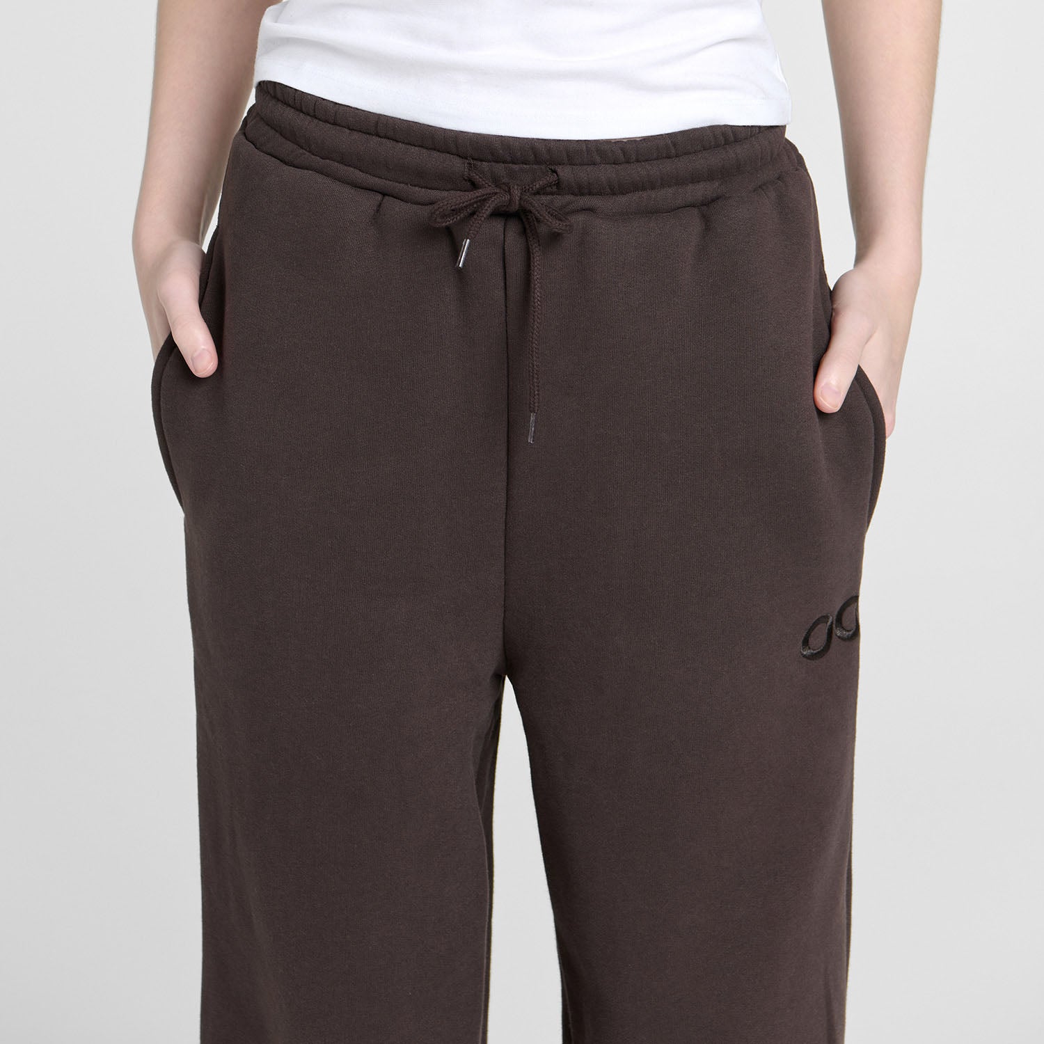 Sarah H is 168cm wearing a size XS/S