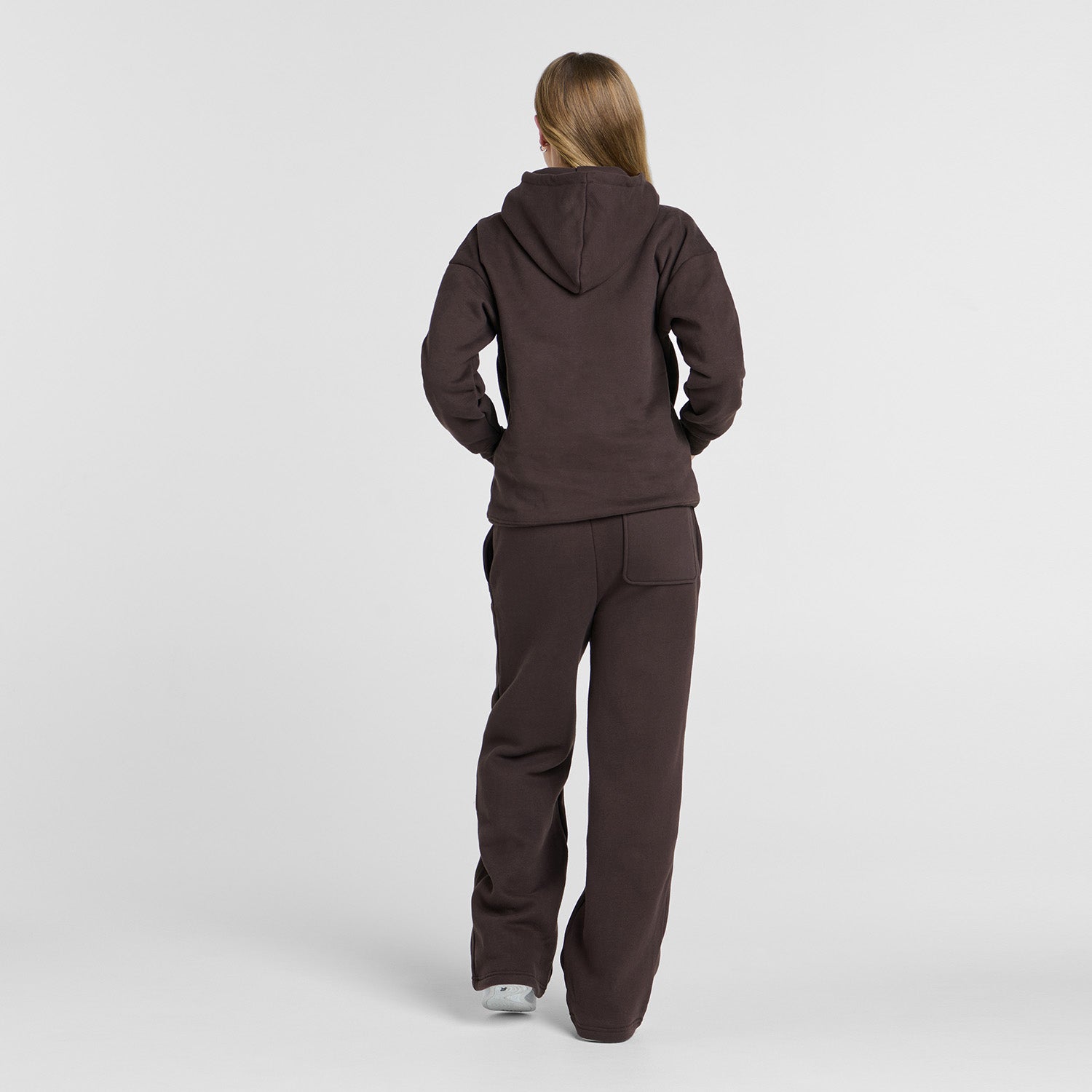 Sarah H is 168cm wearing a size XS/S