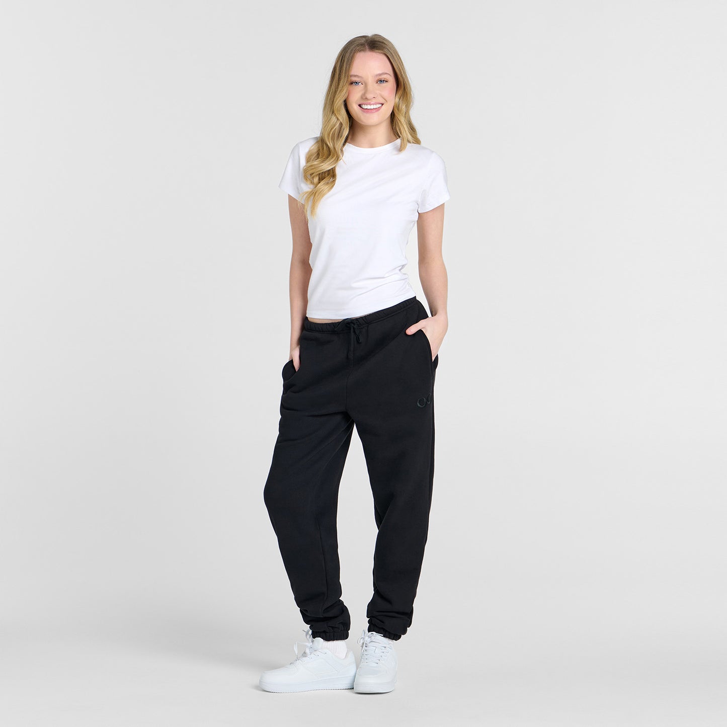 Sarah H is 168cm wearing a size XS/S