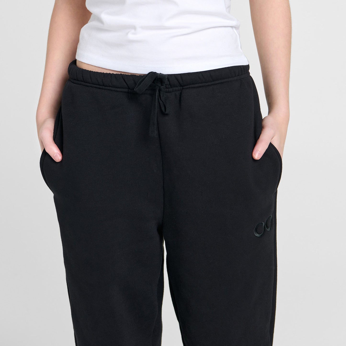 Sarah H is 168cm wearing a size XS/S