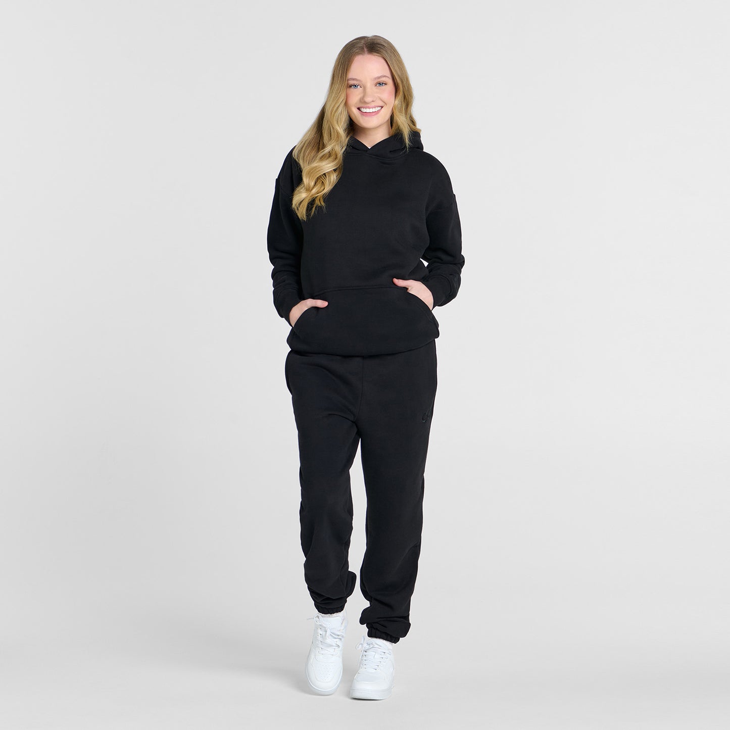 Sarah H is 168cm wearing a size XS/S