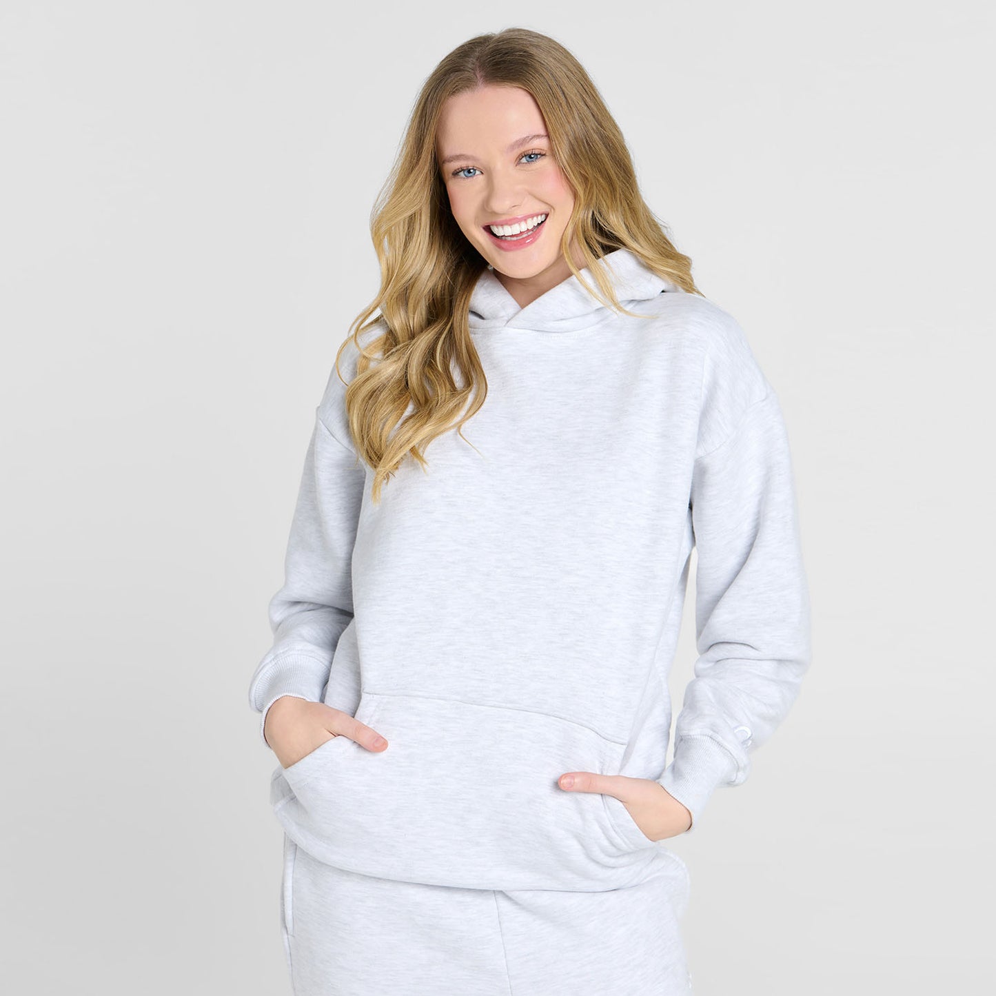 Sarah H is 168cm wearing a size XS/S
