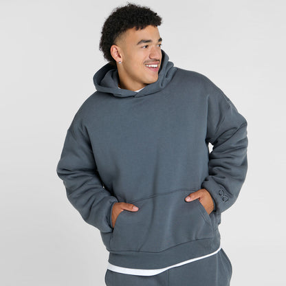 Tayleb is 182cm wearing a size L/XL