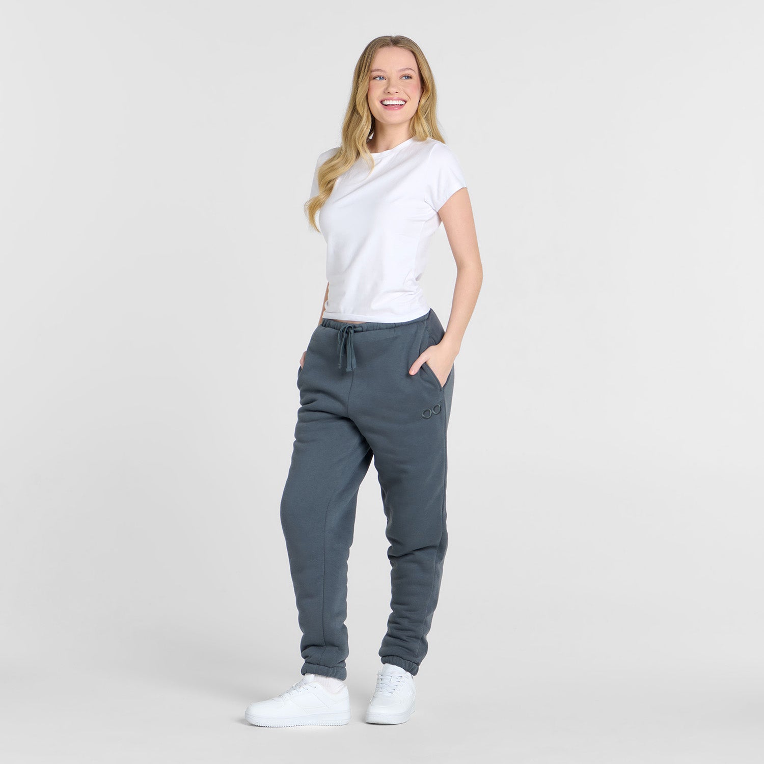 Sarah H is 168cm wearing a size XS/S