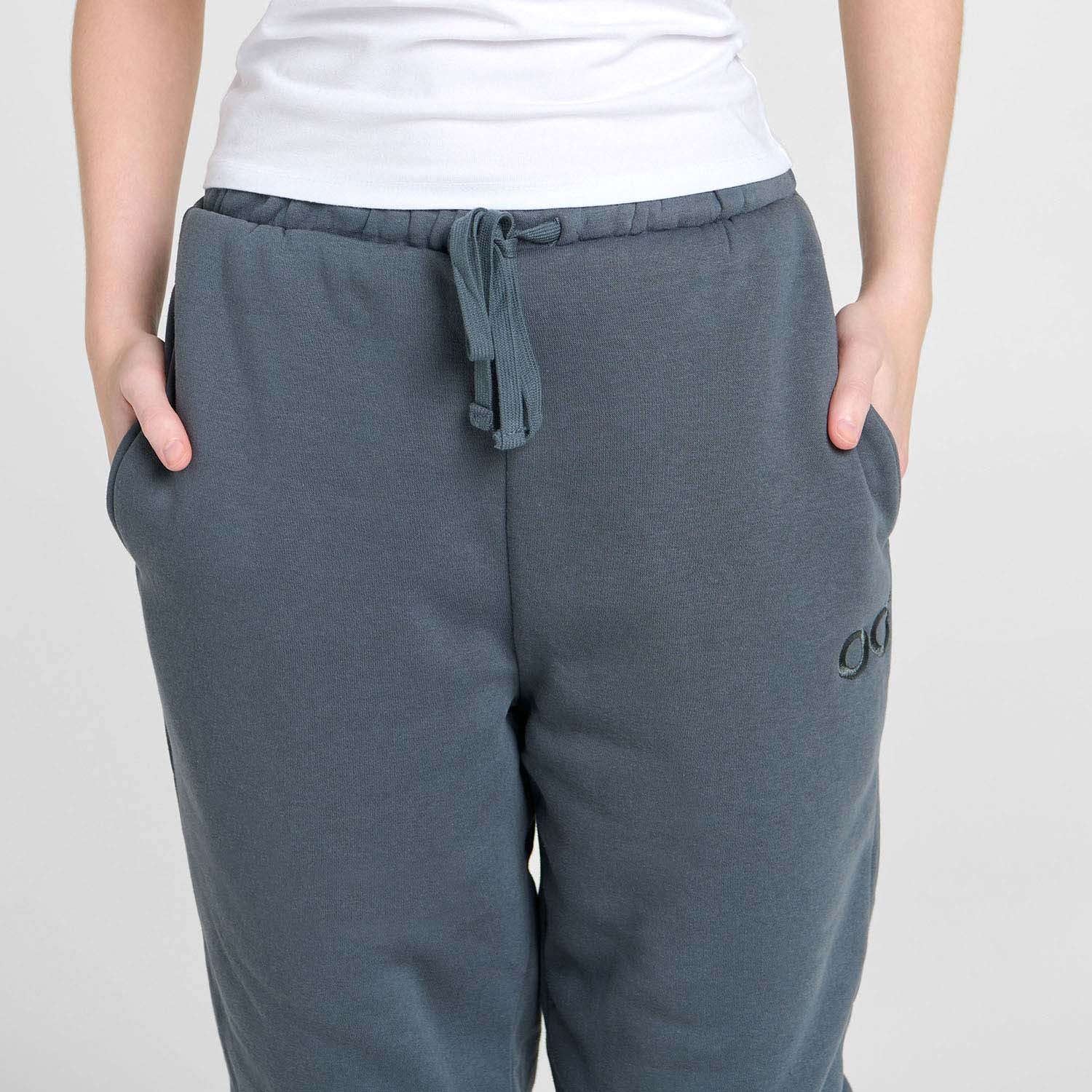 Sarah H is 168cm wearing a size XS/S