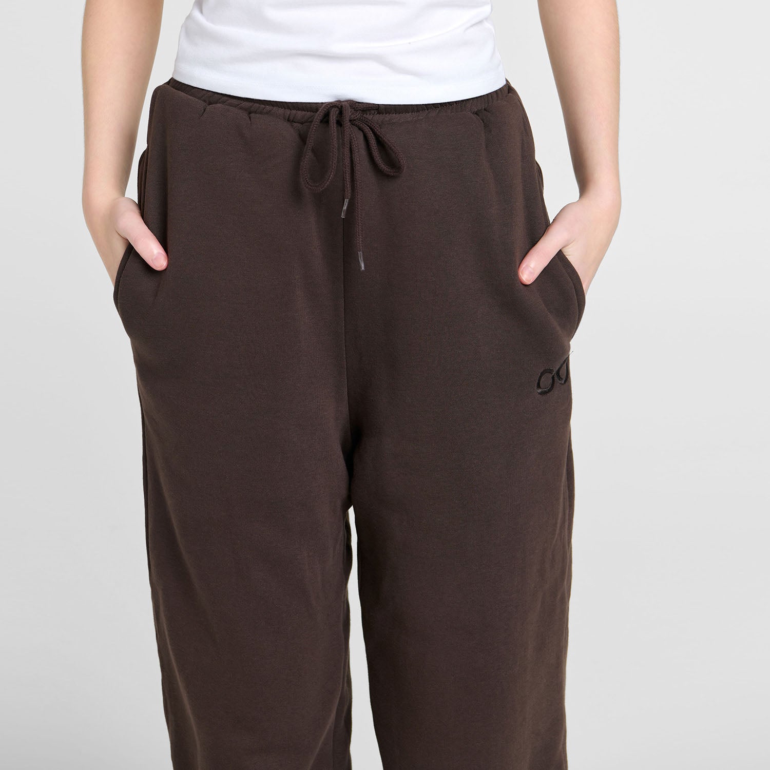 Sarah H is 168cm wearing a size XS/S