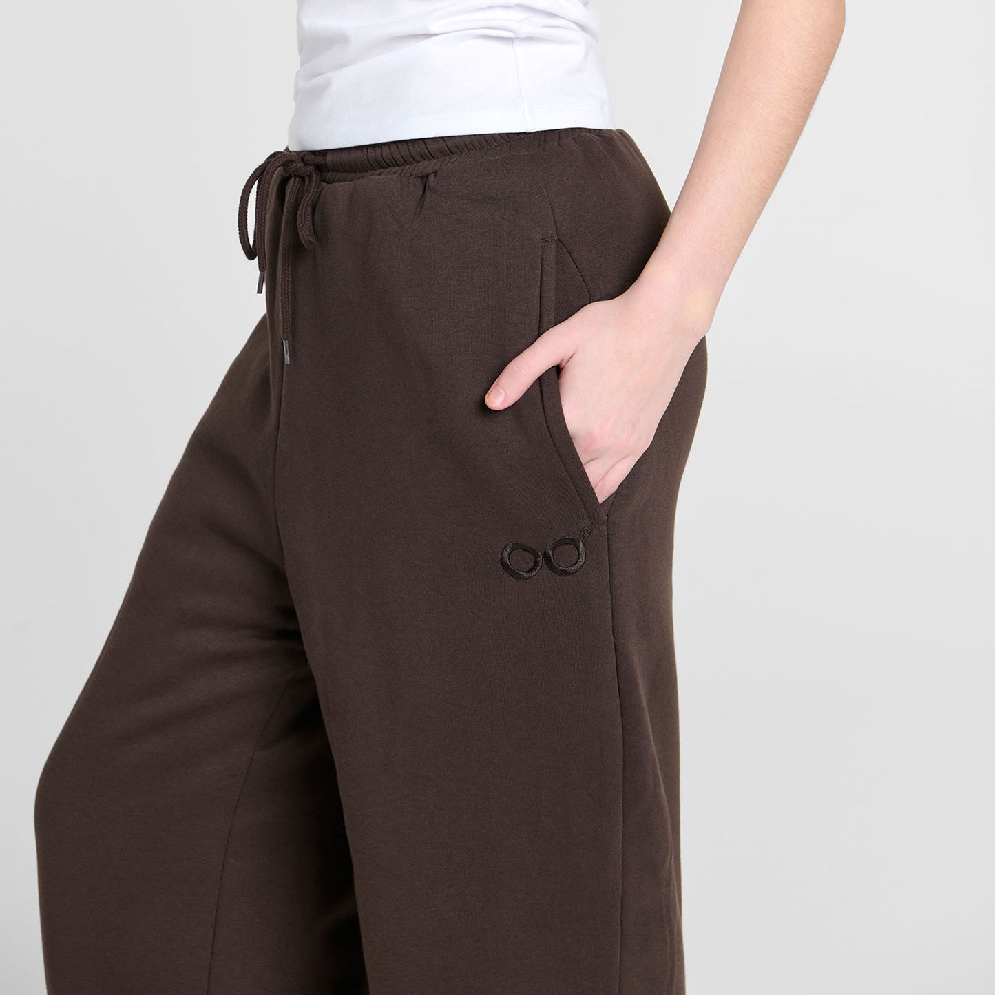 Sarah H is 168cm wearing a size XS/S