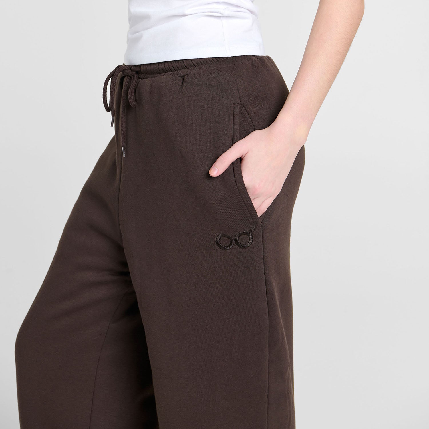 Sarah H is 168cm wearing a size XS/S