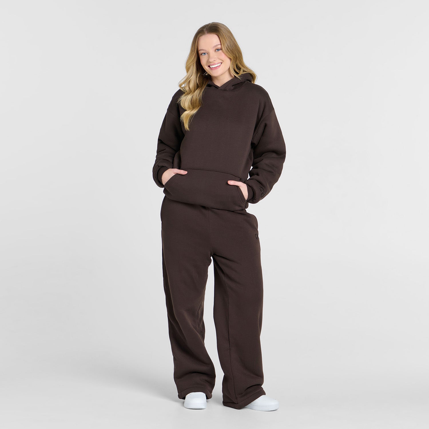 Sarah H is 168cm wearing a size XS/S