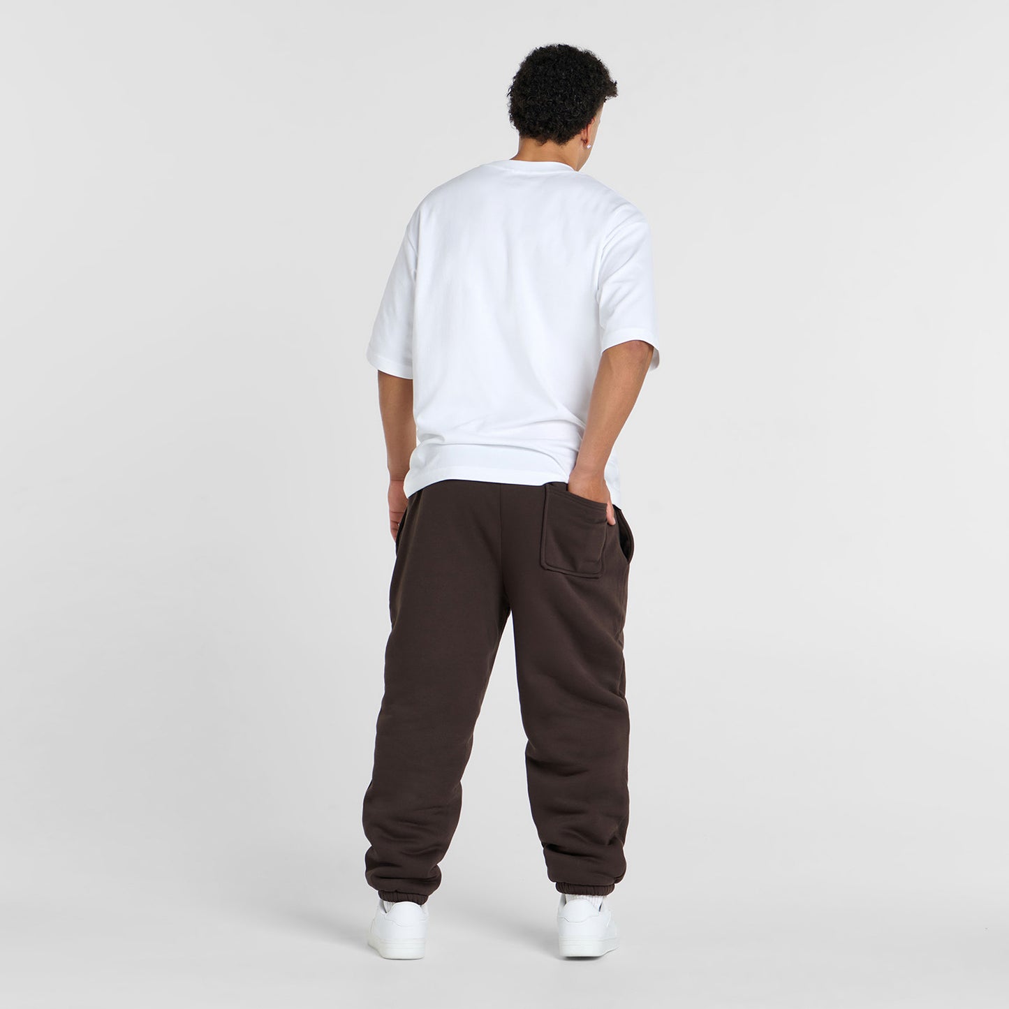 Tayleb is 182cm wearing a size L/XL