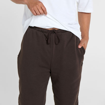 Tayleb is 182cm wearing a size L/XL