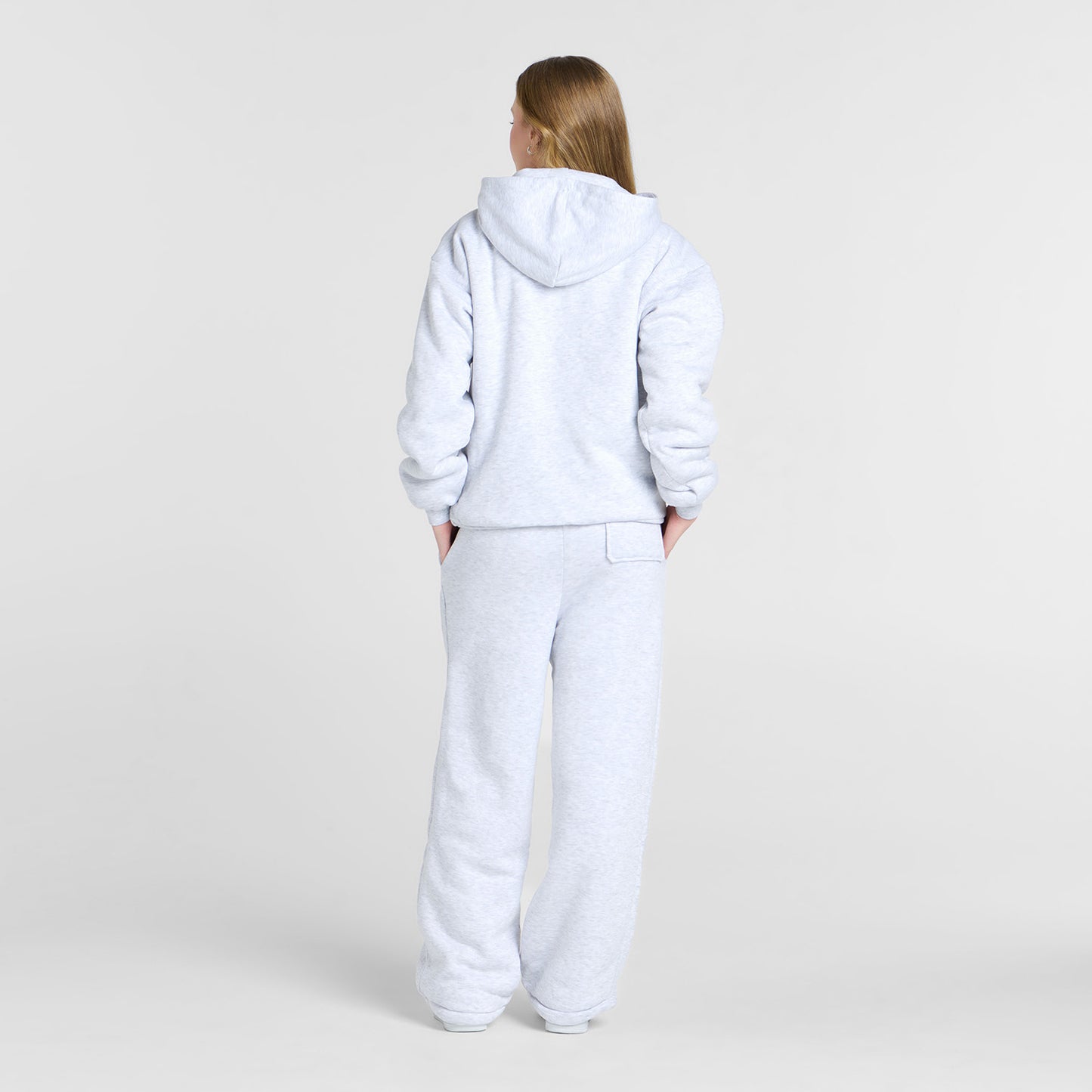 Sarah H is 168cm wearing a size XS/S