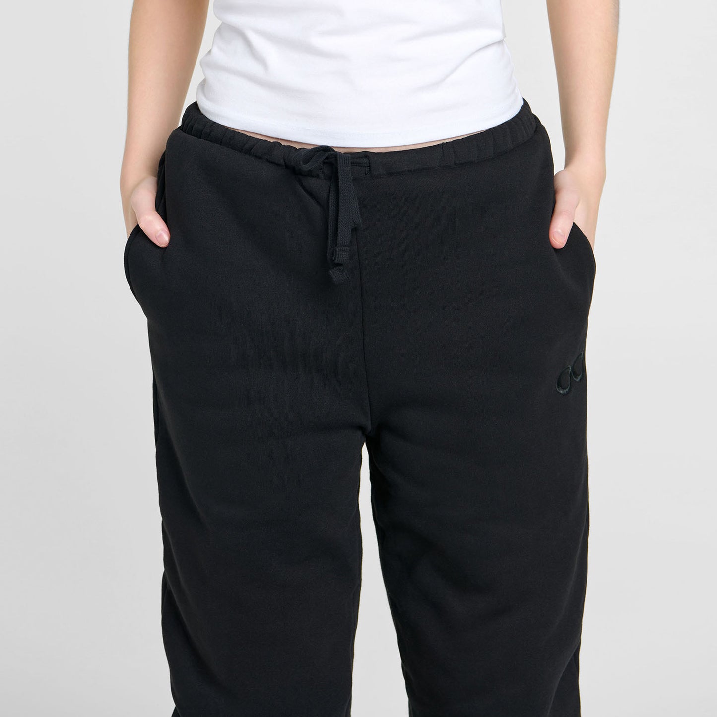 Sarah H is 168cm wearing a size XS/S