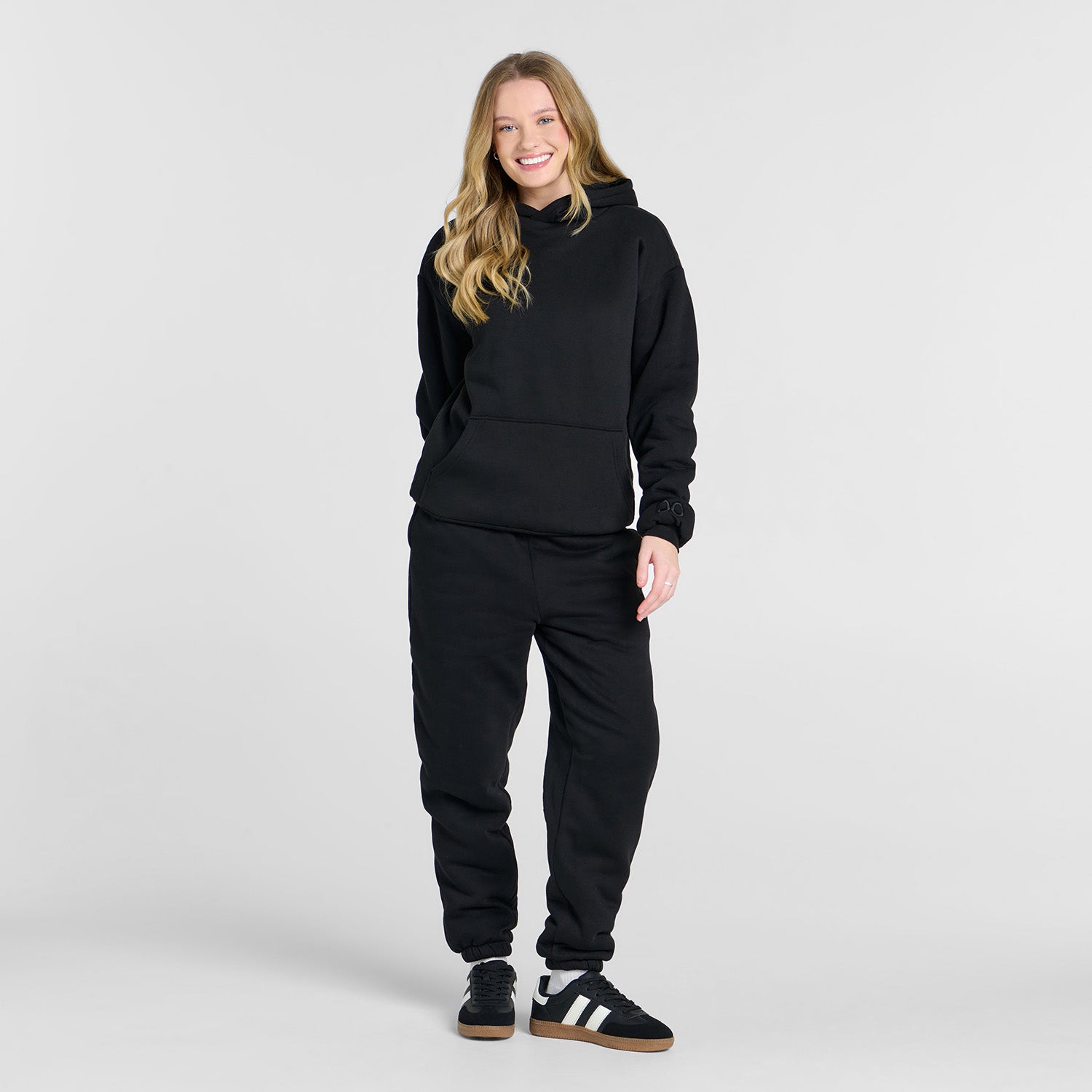 Sarah H is 168cm wearing a size XS/S