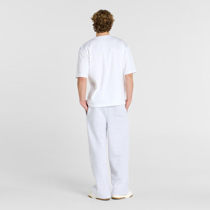 Archie is 183cm wearing a size L/XL