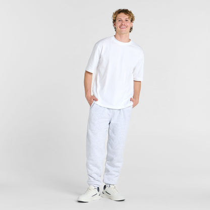 Archie is 183cm wearing a size L/XL