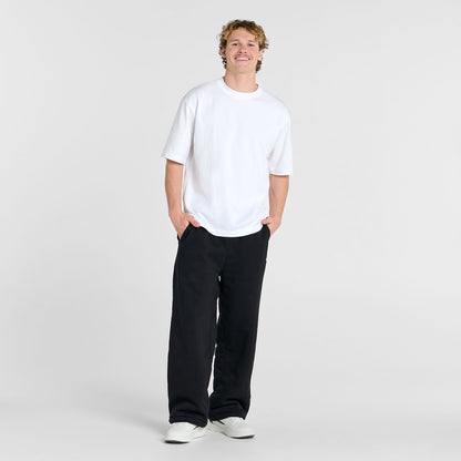 Archie is 183cm wearing a size L/XL