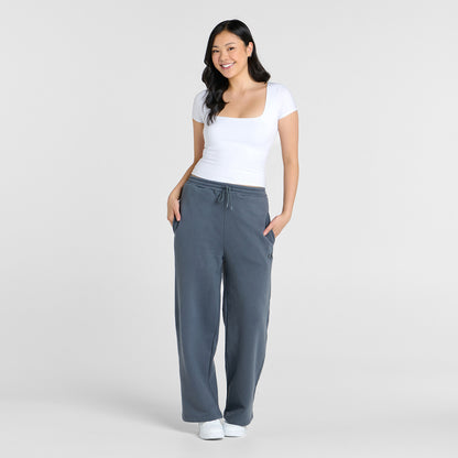 Ailene is 178cm wearing a S/M
