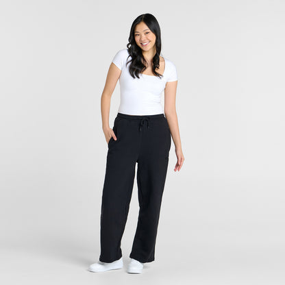 Ailene is 178cm wearing a S/M