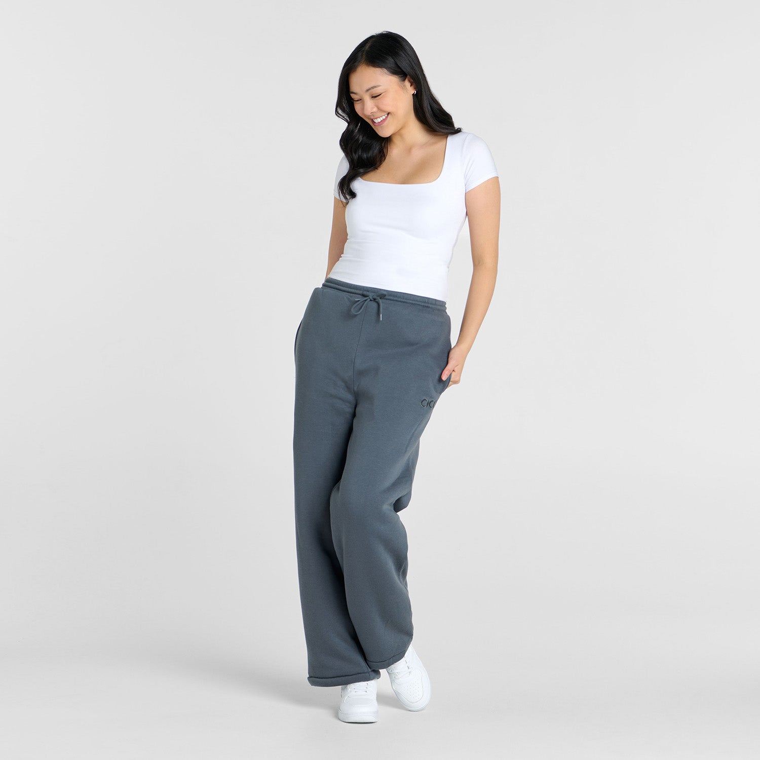 Ailene is 178cm wearing a S/M