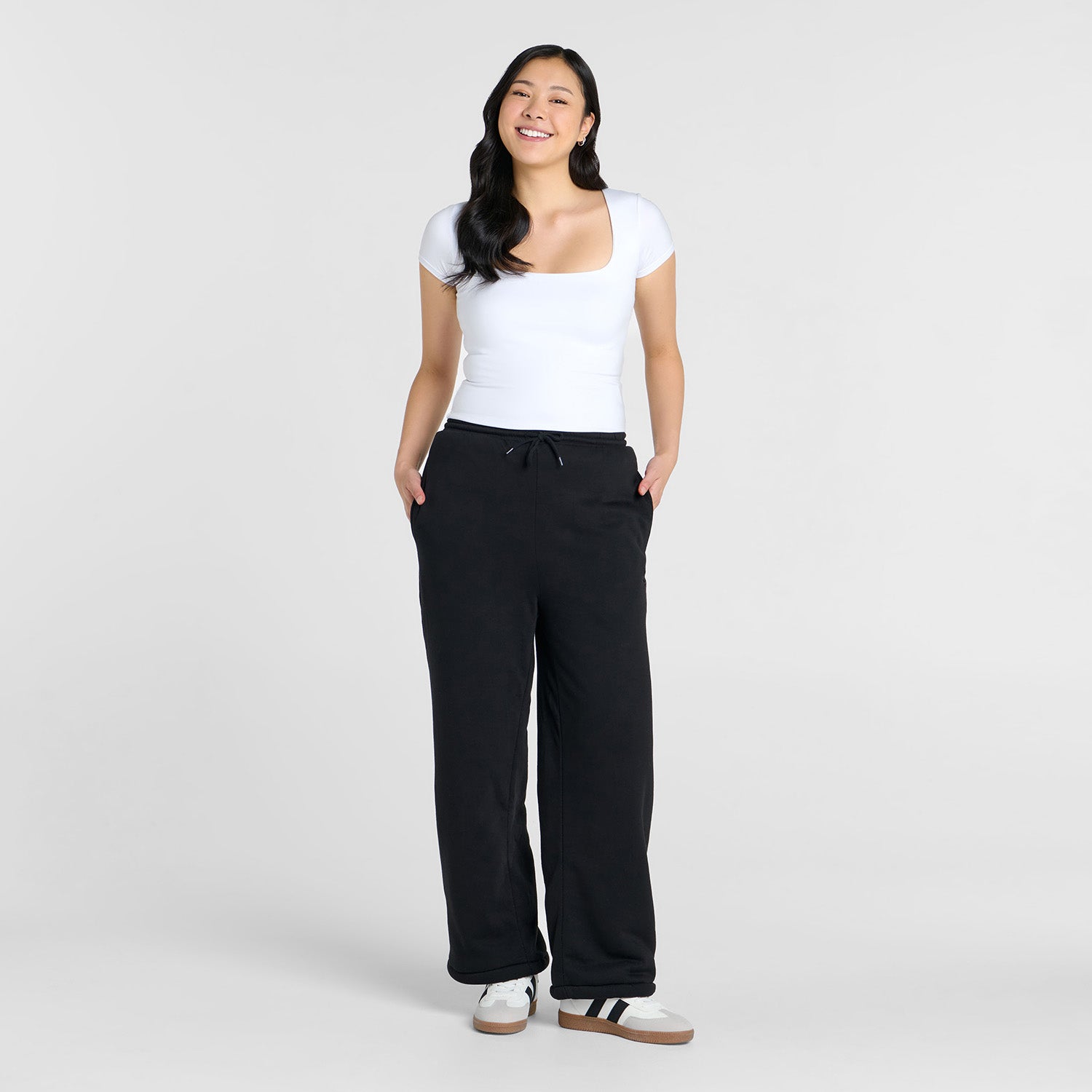 Ailene is 178cm wearing a S/M