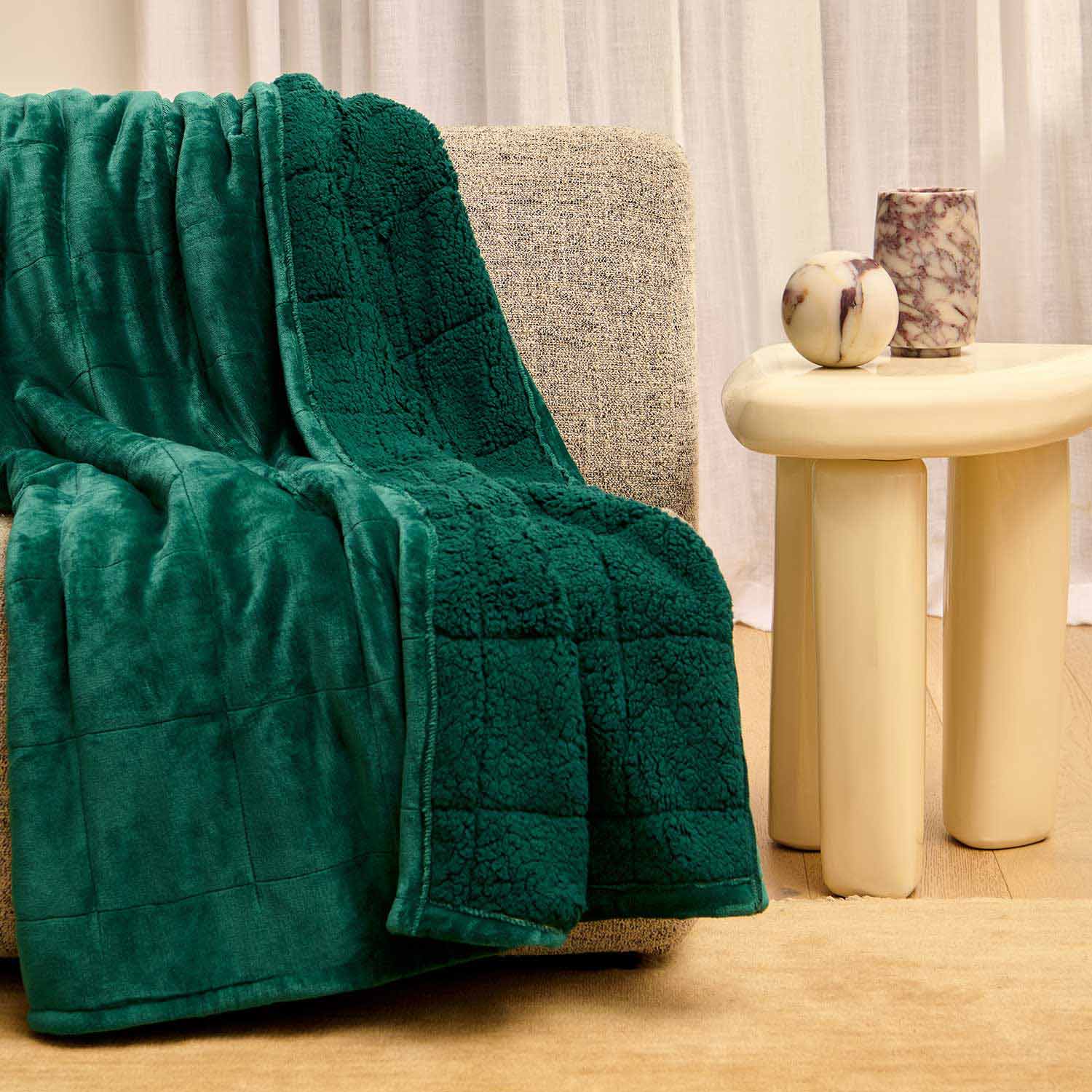 Moss Green Sherpa Blanket – The Oodie UK