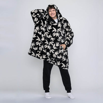 size: Connor is 183cm wearing a size OOD