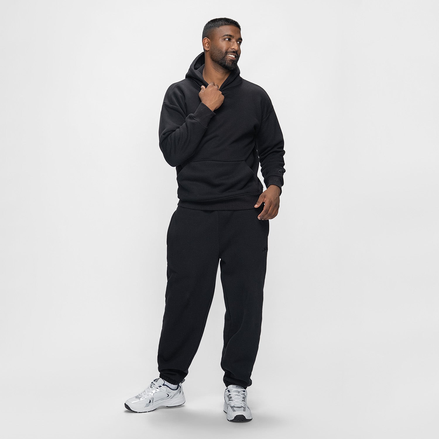 size: Sudev is 185cm wearing a size L/XL