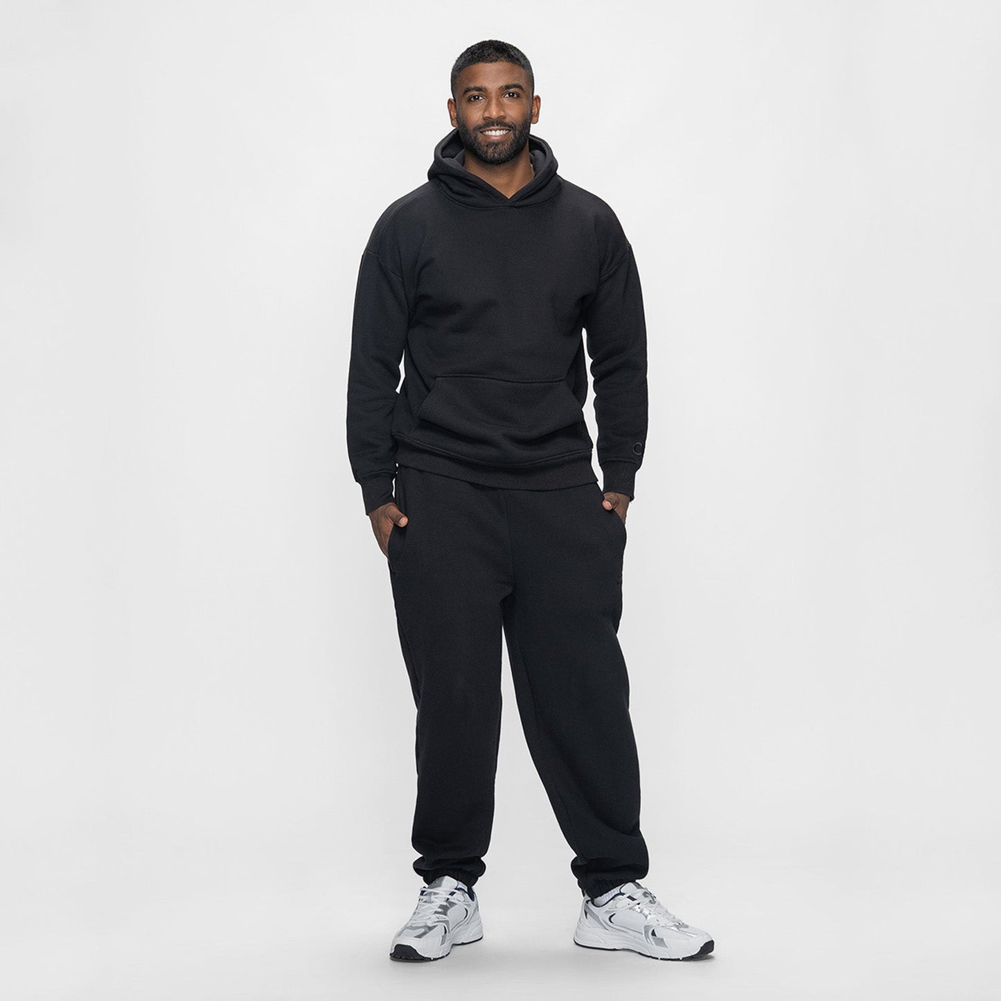 size: Sudev is 185cm wearing a size L/XL