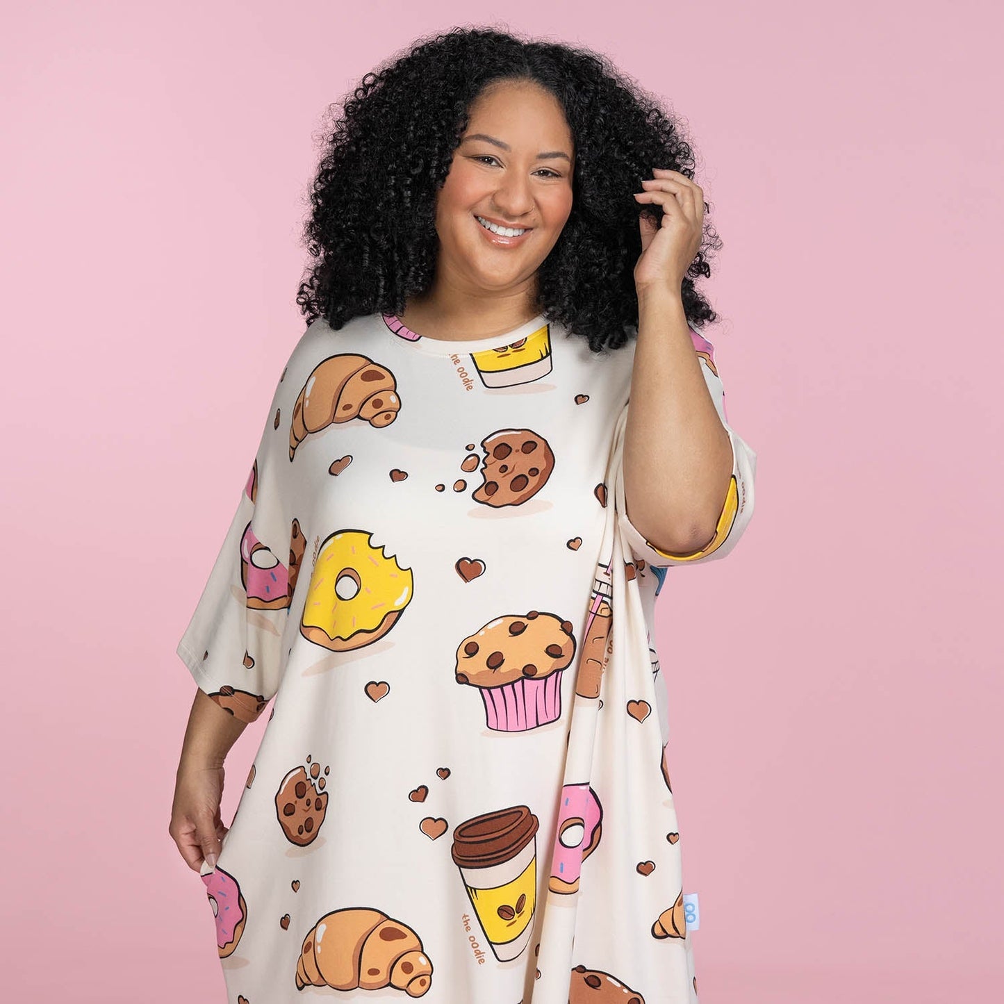 size: Aisha is 161cm wearing a size S/XL