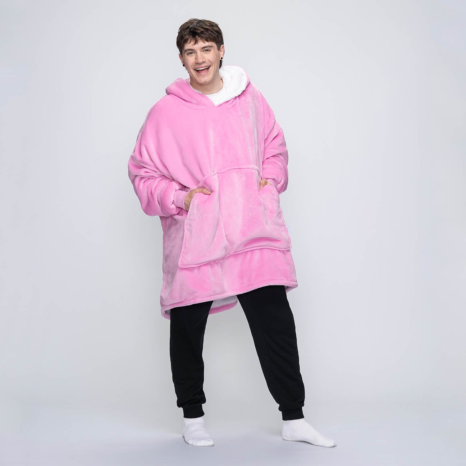 size: Connor is 183cm wearing a size OOD