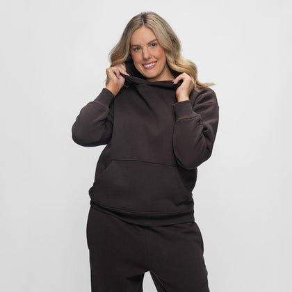 size: Victoria is 183cm wearing a size L/XL