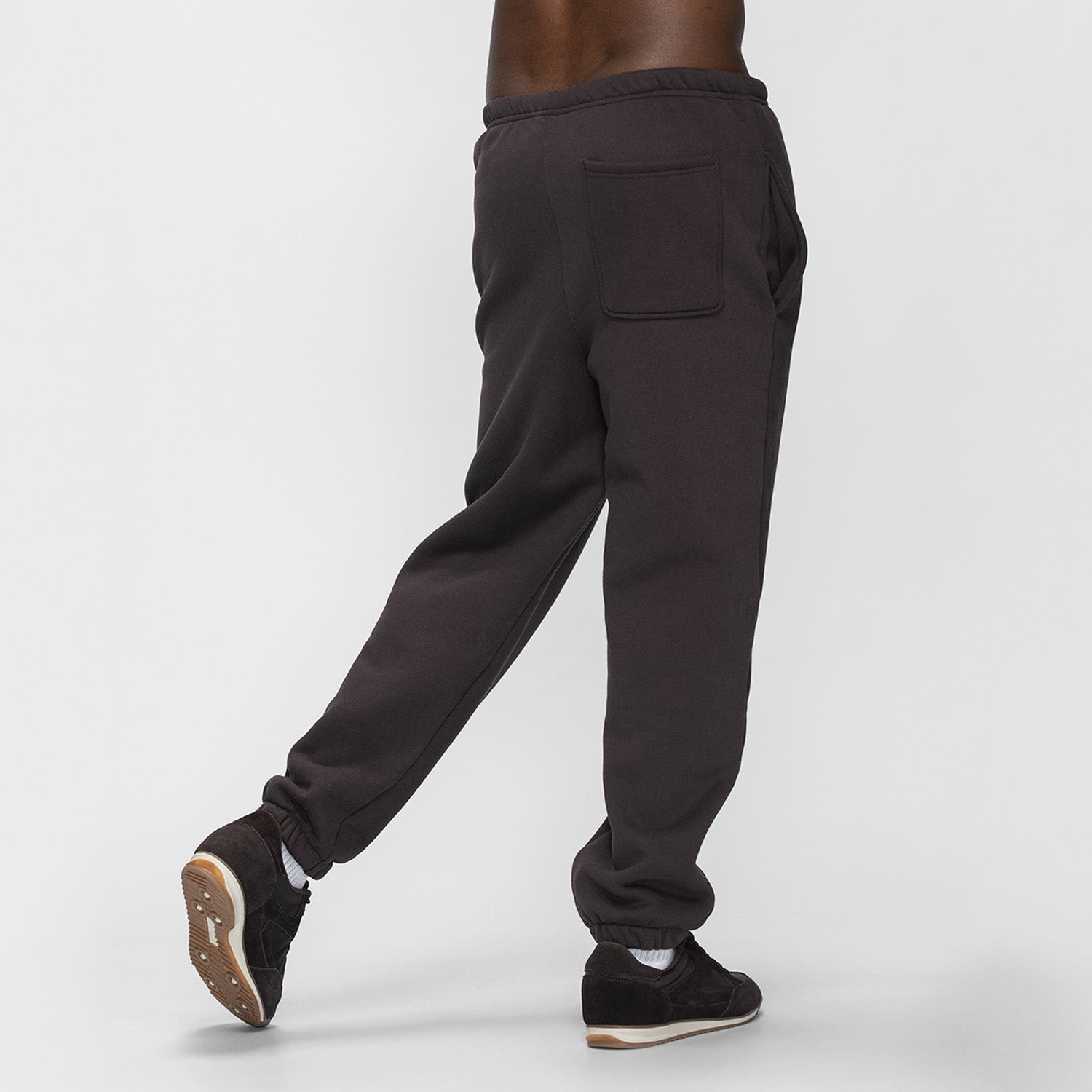 size: Sudev is 185cm wearing a size L/XL