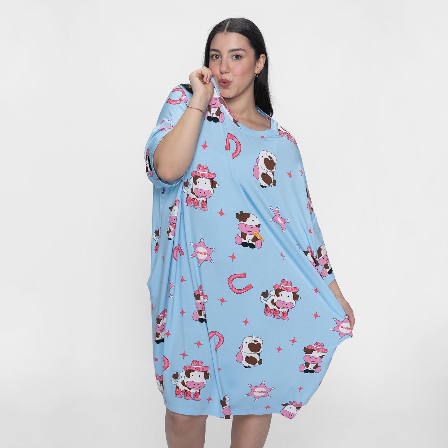 size: Sharnaya is 163cm wearing a size OSFM