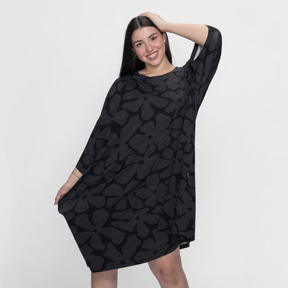 size: Sharnaya is 163cm wearing a size OSFM