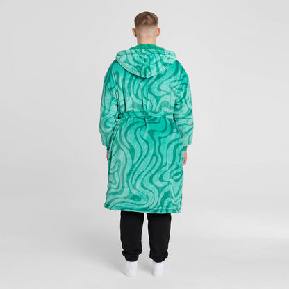 size: Riley is 182cm wearing a size L/XL