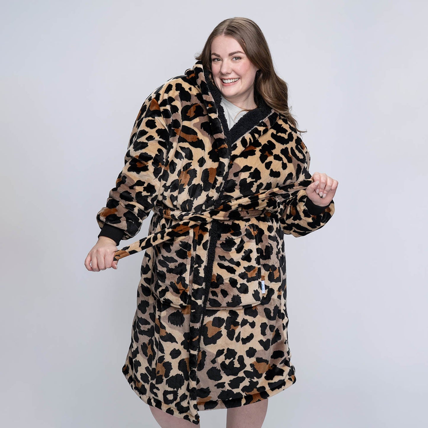 size: Tayla is 169cm wearing a size L/XL