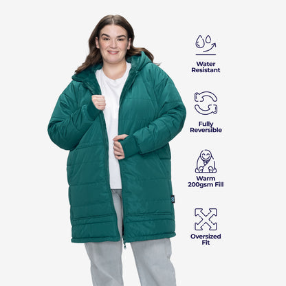 size: Claudia is 173cm wearing a size L/XL