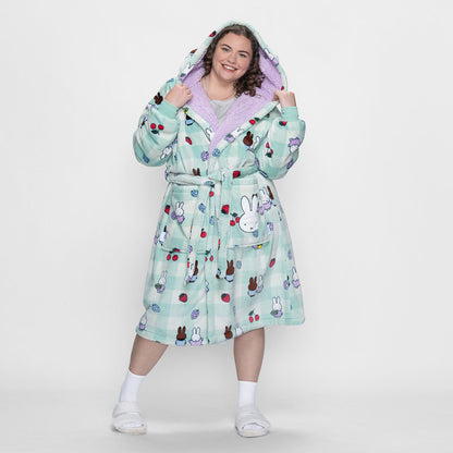 size: Finty is 169cm wearing a size  L/XL
