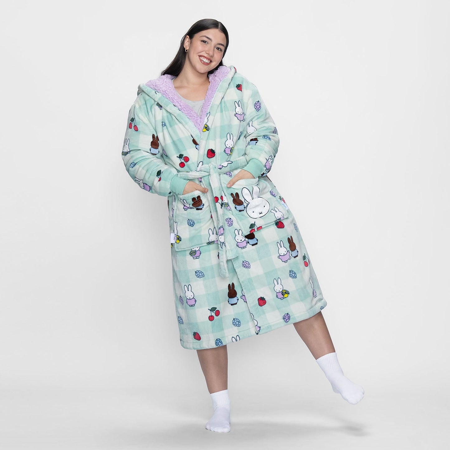 size: Sharnaya is 163cm wearing a size S/M